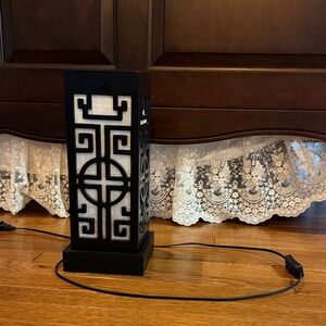 Black and White Geometric Table Lamp